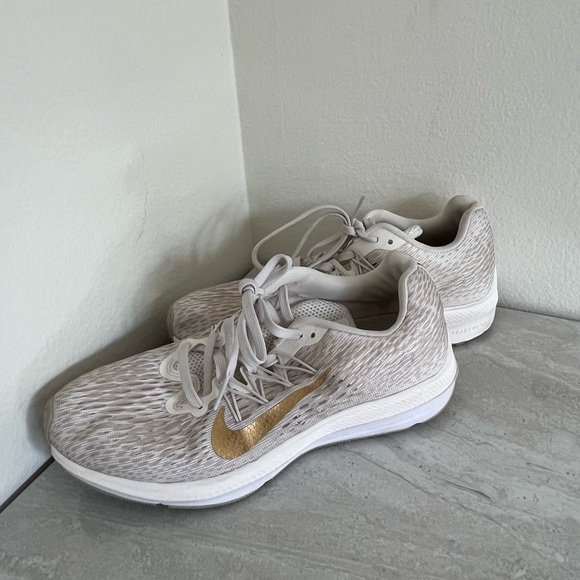 Nike Gold & Cream Pegasus Running Shoes - Picture 5 of 8